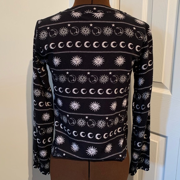 Twik sun and moon black top - Picture 2 of 4